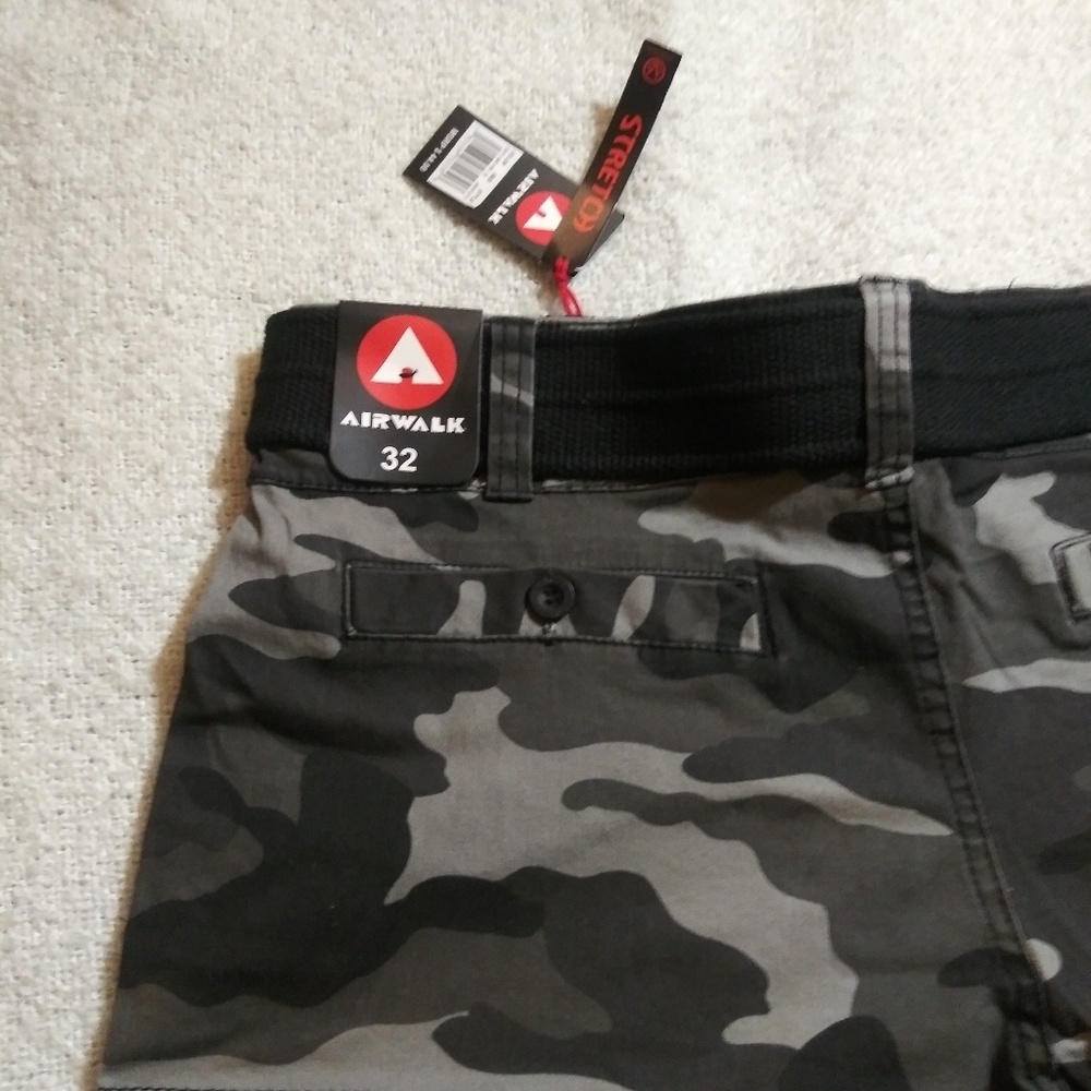 Sold Out**irwalk Gray and Black Camouflage Belted Cargo Shorts - Picture 6 of 8